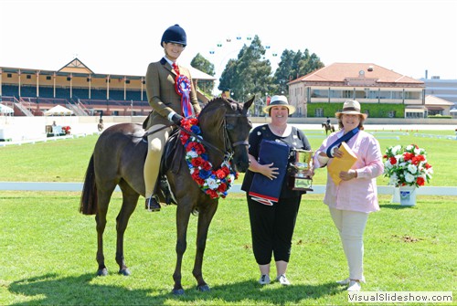 Louisa Smith on Large Show Hunter Pony of the Year �Dunelm Sequin�